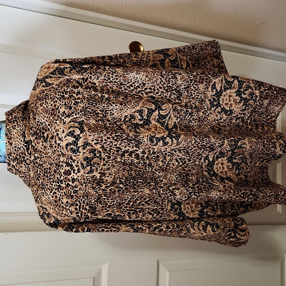 Joanna plus 3X 3/4 animal print blouse - Picture 4 of 6